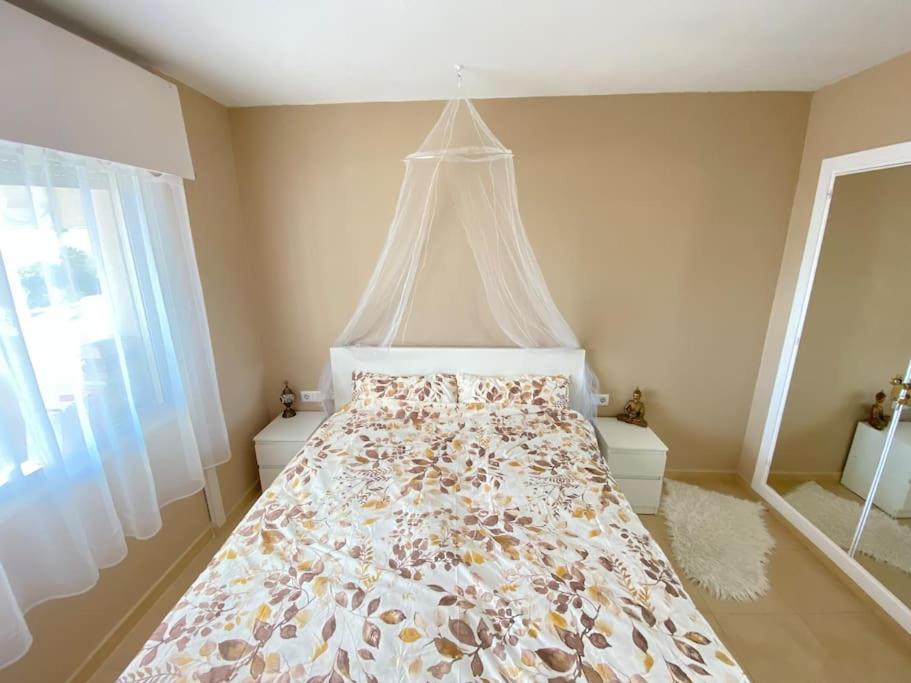 Lovely 1 Bedroom Apartment With Sea Views And Pool Estepona Exterior foto